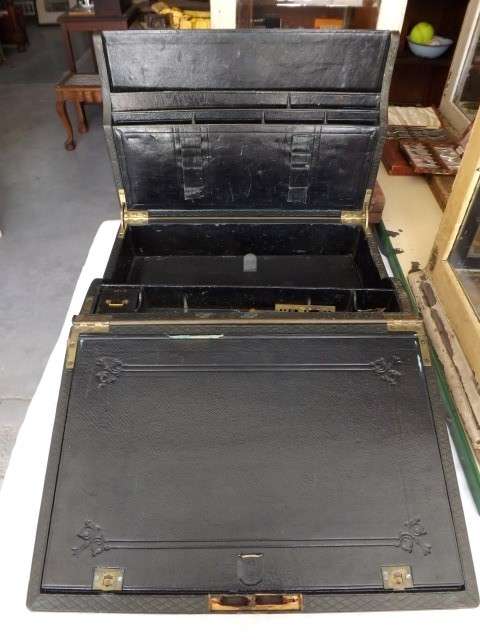 stunning lap desk / writing slope ... used by the commanding officer of the HMS Sunburst !!!