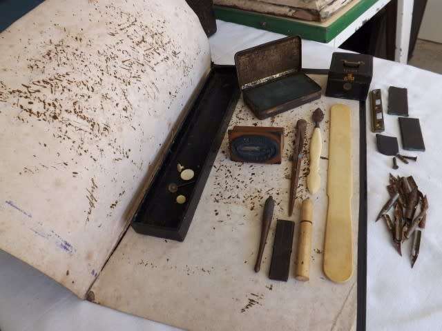 stunning lap desk / writing slope ... used by the commanding officer of the HMS Sunburst !!!