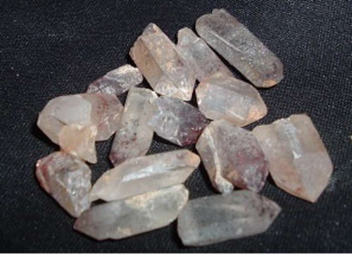 12 small HARLEQUIN QUARTZ points PROPERTIES SEE INSIDE