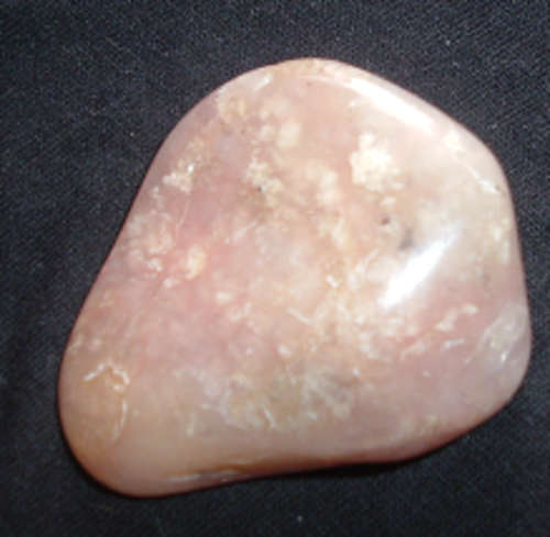 AGATE  CLEARS ALL THE MAYOR CHAKRAS, AND FOR VITALITY, CREATIVITY AND WILL
