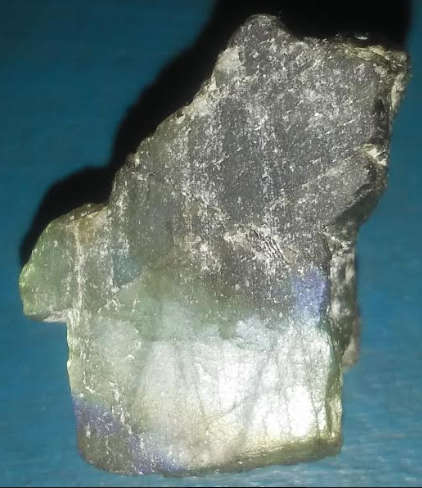 Labradorite Rough