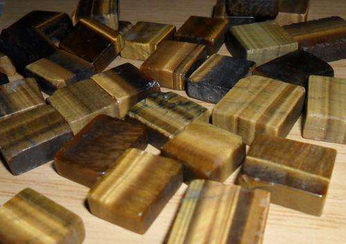 12 TIGERS EYE TUMBELED STONES :PROTECTIVE STONE ELIMINATES THE "BLUES "AND BRINGS OPTIMISM