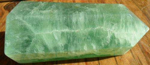 LARGE GREEN FLOURITE point POWERFULL WIND ELEMENT CALM  AND SERENE EXCELLENT TO HAVE IN ENVIRONMENT