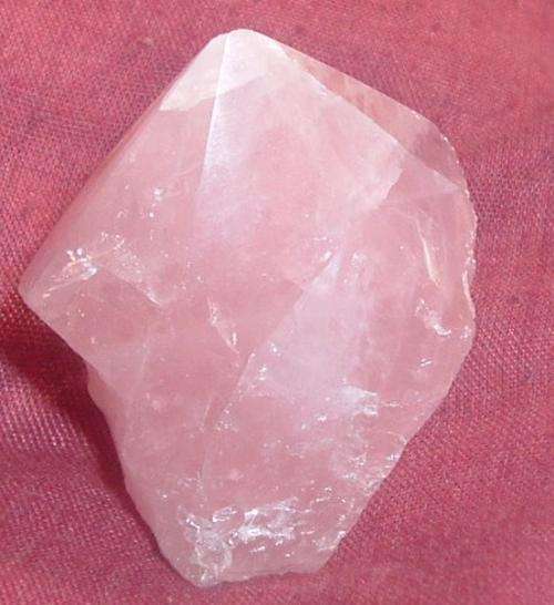 ROSE QUARTZ  POINT TO ATTRACT LOVE AND FOR UNCONDITIONAL LOVE