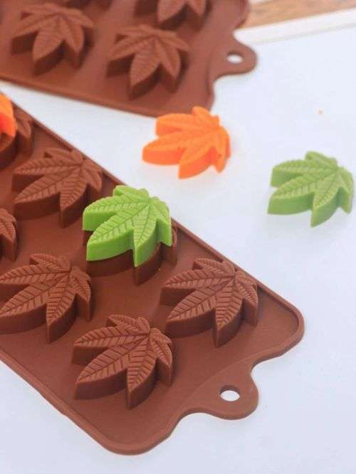 Cannabis Leaf Silicone Candy Ice Tray Mould (In Stock)
