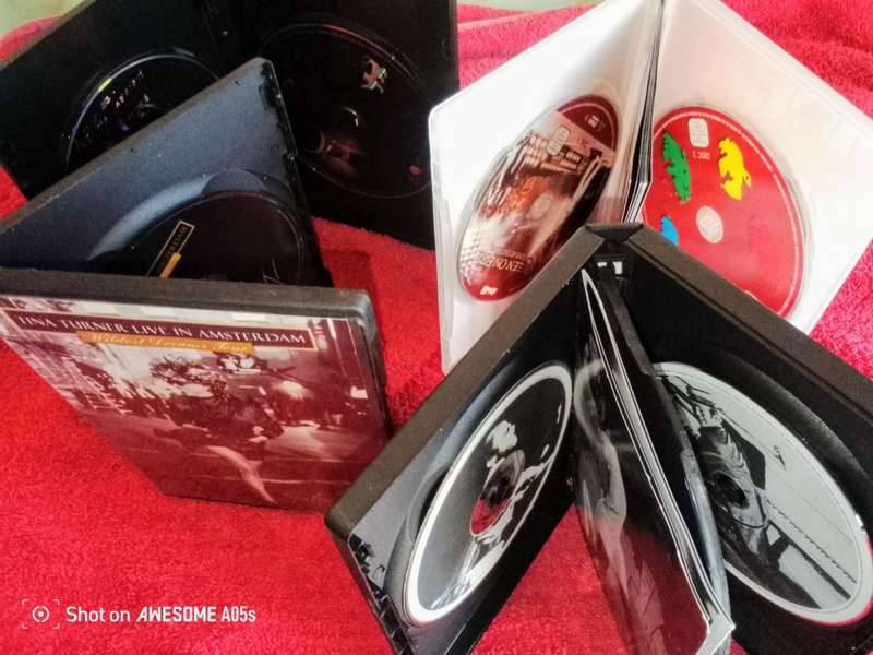 6DVD concerts +bonus CDs: Elton John, Queen, David Bowie, Billy Joel, Tina Turner, Maroon 5