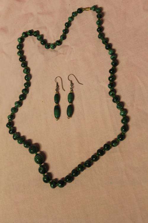 Neclace and earings