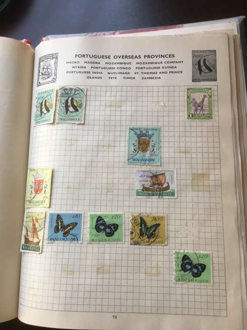 Old Stanley Gibons Swift sure album with approx 1500 stamps