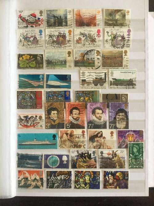 Approx 600 Different Great Britain stamps