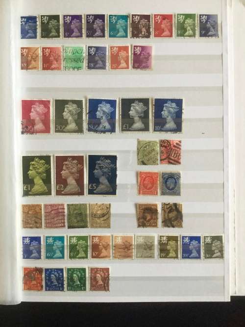 Approx 600 Different Great Britain stamps