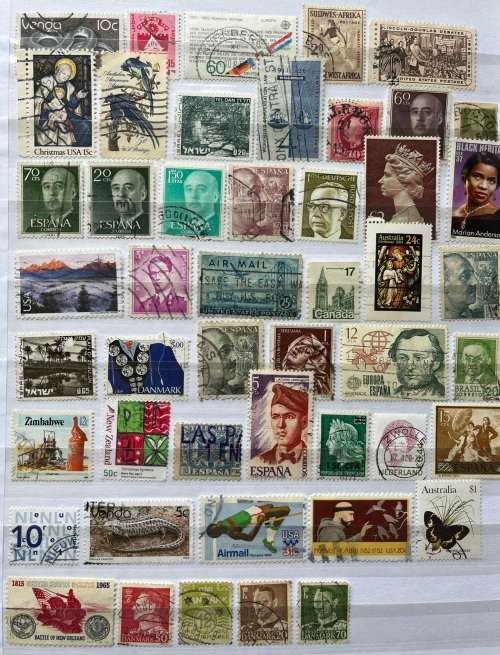 Approx 1000 different used stamps