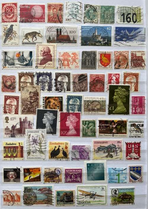Approx 1000 different used stamps