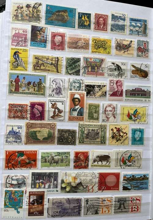 Approx 1000 different used stamps