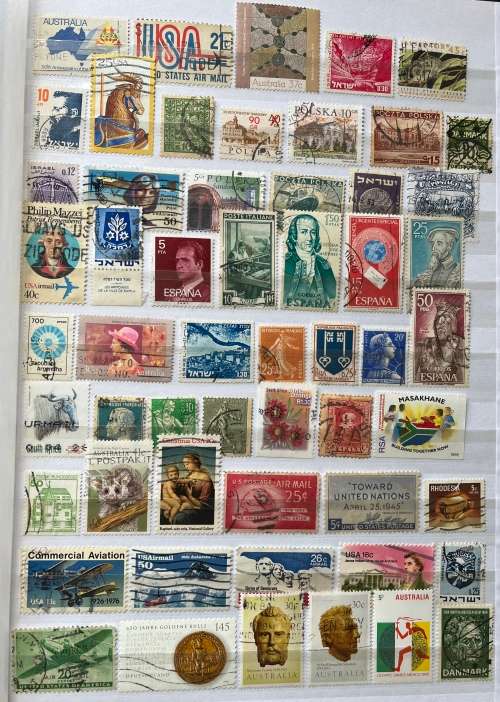 Approx 1000 different used stamps