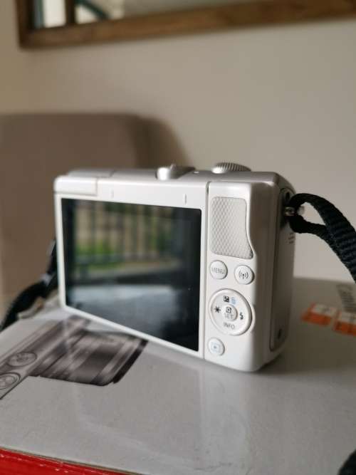 CANON EOS M100 AS NEW!!!