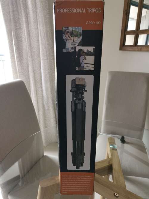 Voyager V - Pro 100 Tripod AS NEW!!!