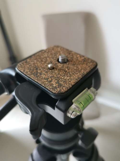 Voyager V - Pro 100 Tripod AS NEW!!!