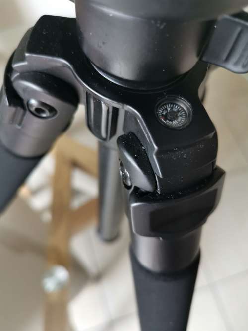 Voyager V - Pro 100 Tripod AS NEW!!!