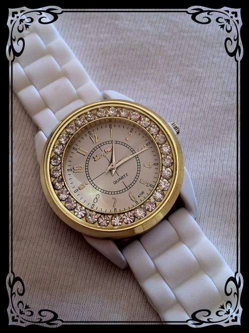 WHITE RHINESTONE DIAMANTE GOLD FACED LADIES WATCH