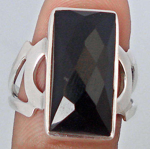 GENUINE BLACK ONYX IN SOLID 925 STERLING SILVER RING; SIZE 7.5