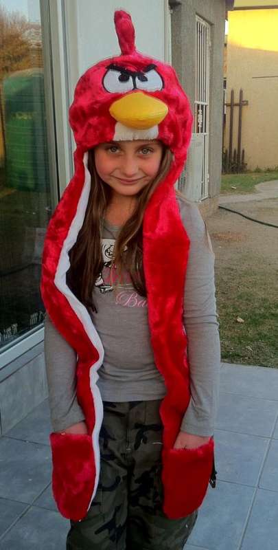 ANGRY BIRD CAP/SCARF/GLOVES ALL IN ONE