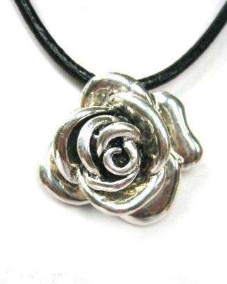 STUNNNING TIBETAN SILVER ROSE PENDANT 5,1cm & SILVER CHOKER