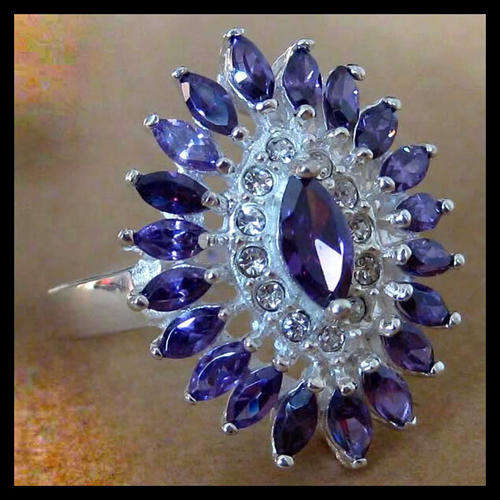 STUNNING STERLING SILVER  AMETHYST  RING SIZE 7