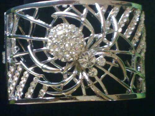 STUNNING TIBETAN SILVER DIAMANTE SPIDER CUFF BANGLE