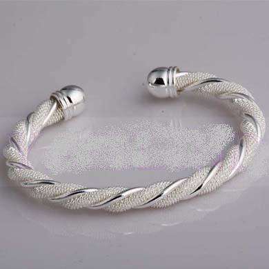 STUNNING SILVER TWIST MESH BANGLE