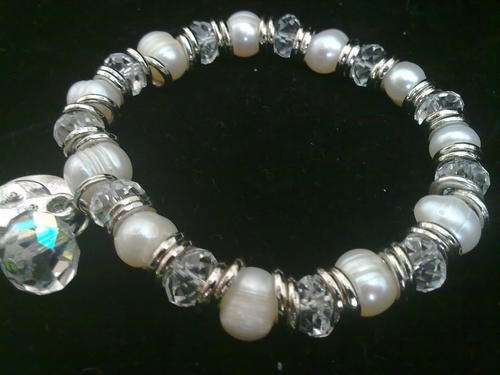 STUNNING FRESHWATER PEARL & AUSTRIAL CRYSTAL SILVER BRACELET