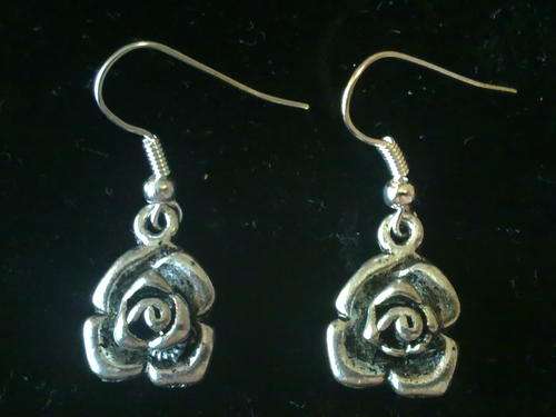 Stunning NEW TIBETAN SILVER DANGLING ROSE EARRINGS