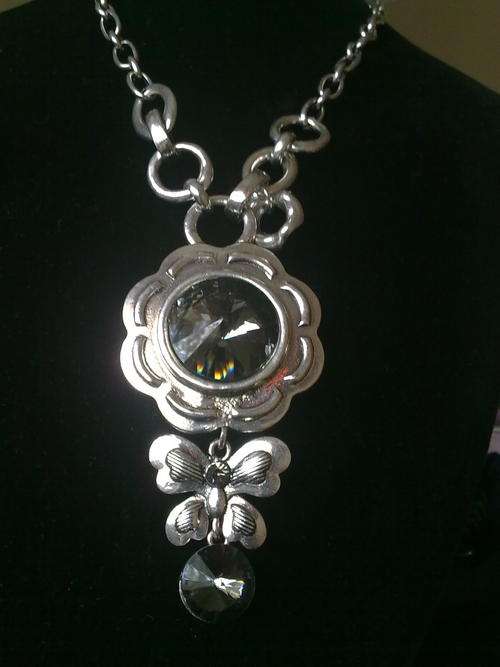 STUNNING TIBETAN SILVER CHARCOAL CRYSTAL FLOWER NECKLACE