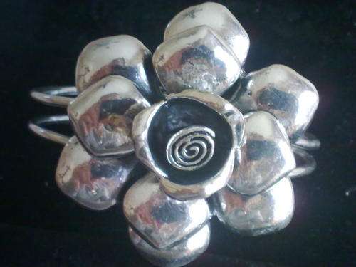 STUNNING TIBETAN SILVER ROSE BANGLE