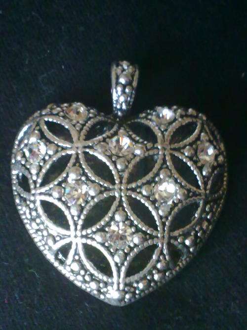 NEW!!! TIBETAN SILVER HOLLOW DIAMANTE HEART PENDANT LARGE