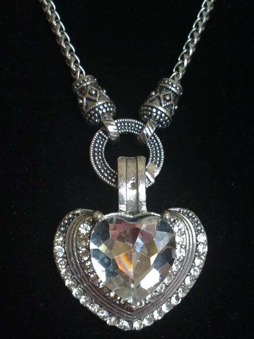 STUNNING TIBETAN SILVER  CLEAR CRYSTAL FANCY HEART NECKLACE