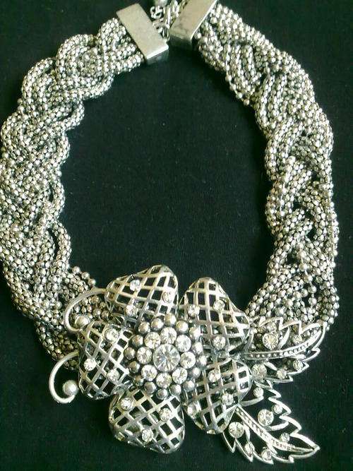 GORGEOUS!! TIBETAN SILVER ROSE CHOKER NECKLACE