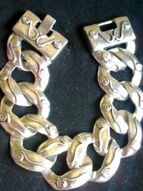 NEW!!! 28 mm LADIES TIBETAN SILVER CIRCLES BRACELET STUNNING!!!