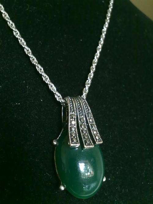 STUNNING GREEN TEARDROP TIBETAN SILVER MARCASITE PENDANT & NECKLACE