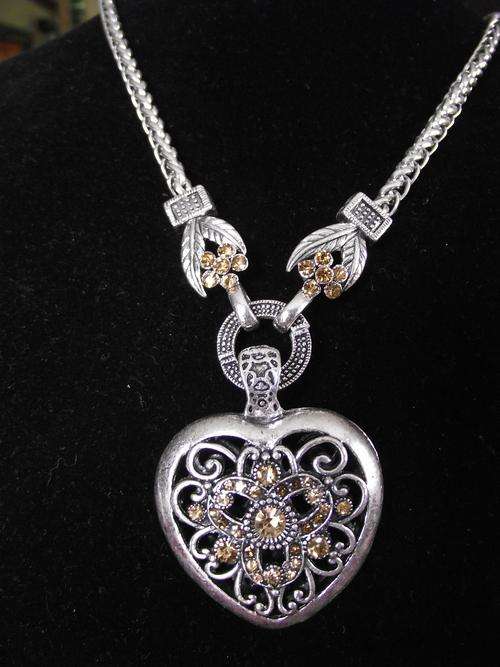 *R300* 2010 HADASSAH COLLECTION!!STUNNING TIBETAN SILVER FILIGREE HEART PENDANT NECKLACE