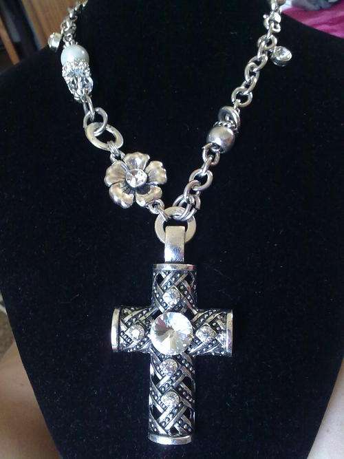 *R320* 2010 HADASSAH COLLECTION!! TIBETAN SILVER CROSS FANCY NECKLACE