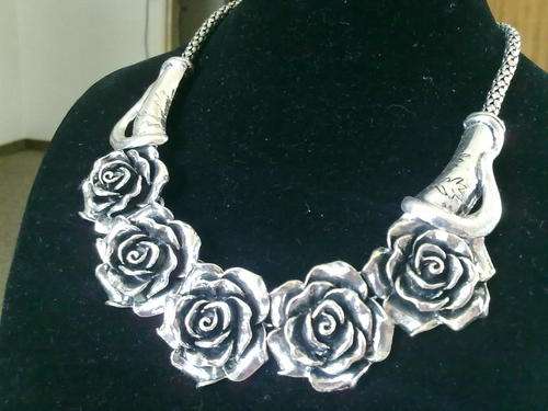 2011 HADASSAH COLLECTION!!STUNNING TIBETAN SILVER 5 ROSES NECKLACE