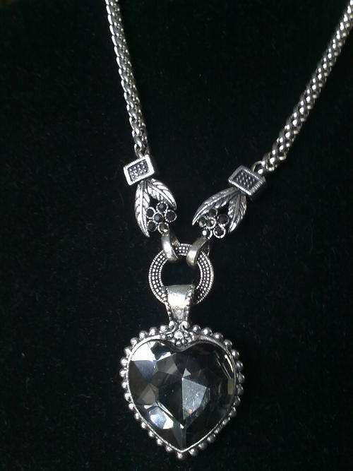 STUNNING TIBETAN SILVER CHARCOAL HEART NECKLACE