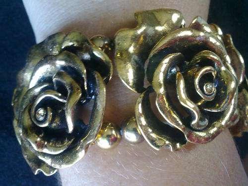 EXQUISITE TIBETAN SILVER GOLD TONE ROSE STRETCHY BANGLE