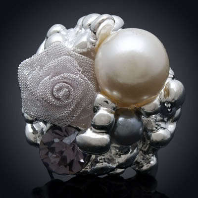 TIBETAN SILVER PEARLY ROSE DIAMANTE RING 26 mm X 26 mm