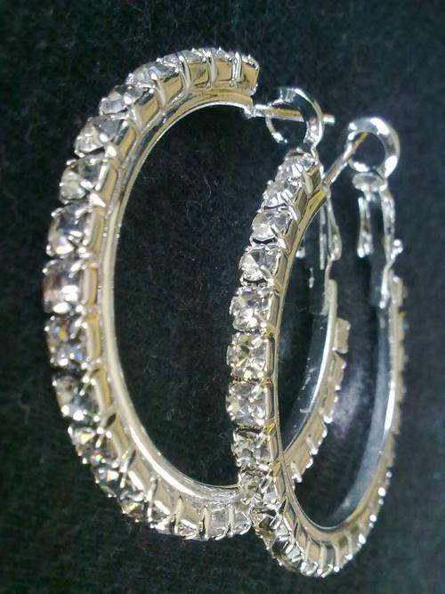 STUNNING SILVER DIAMANTE HOOP EARRINGS
