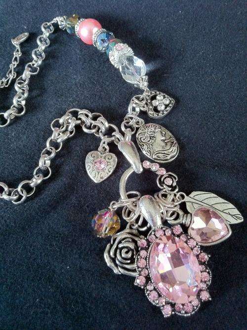 STUNNING TIBETAN SILVER PINK STONE OVAL PENDANT MULTI CHARMS NECKLACE