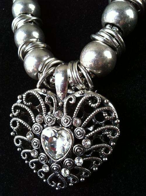 LAST ONE!!STUNNING TIBETAN SILVER FANCY HEART PENDANT NECKLACE