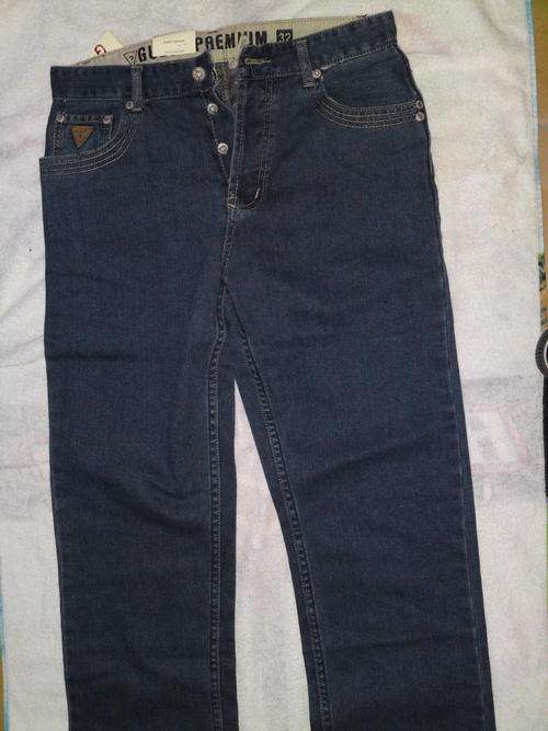 ** BRAND NEW PREMIUM GUESS JEAN SIZE 34 **