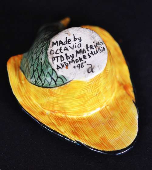 Ardmore ceramic. Made by Octavia painted by Matrina 1998