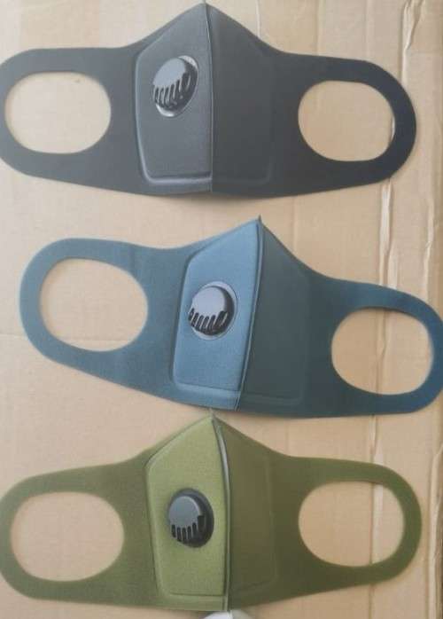Face mask with valve - Black